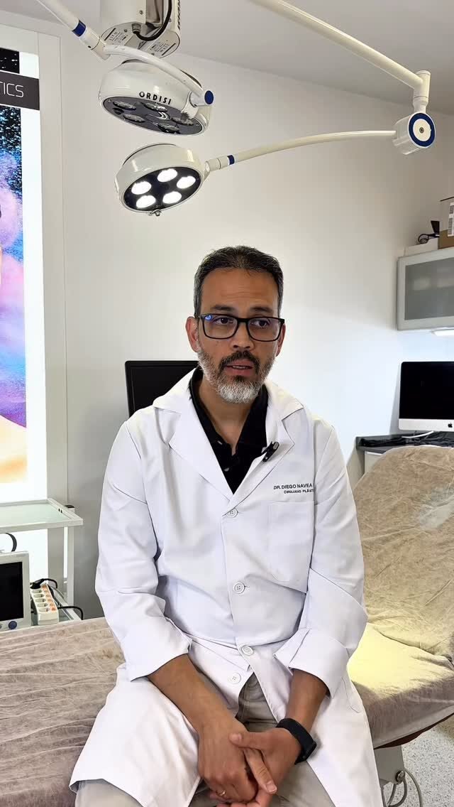 Instagram post from clinicadr.jimenez. This post is in position 1.