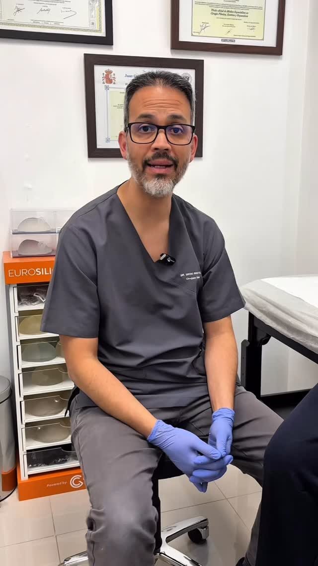 Instagram post from clinicadr.jimenez. This post is in position 4.