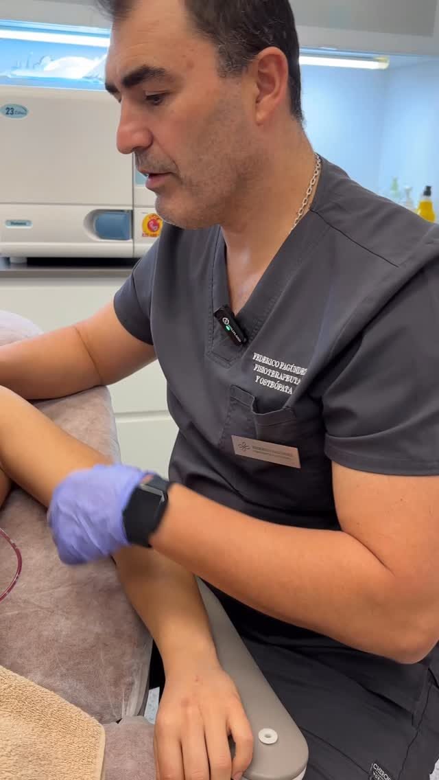 Instagram post from clinicadr.jimenez. This post is in position 3.